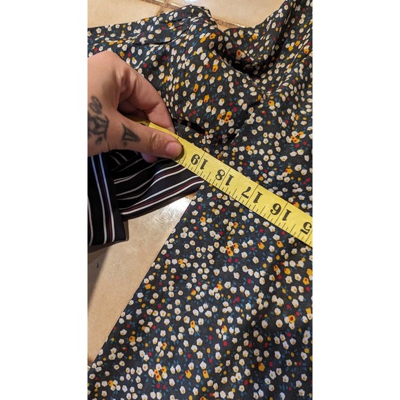 LOFT Petites Grey Popover Polka Dot Button Blouse Top Shirt Bell Sleeves Sz MP - Picture 6 of 8